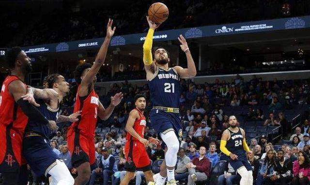 NBA常规赛火箭主场大胜森林狼