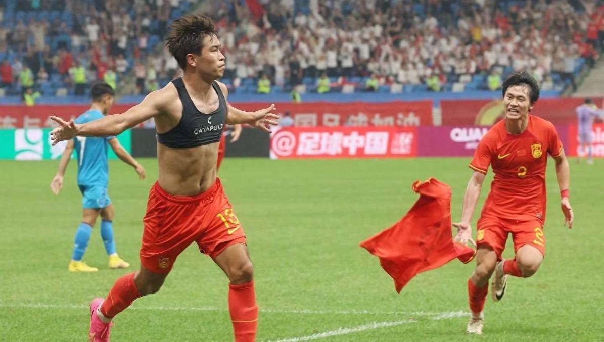 柏林赫塔逆转胜利，继续保持领先优势